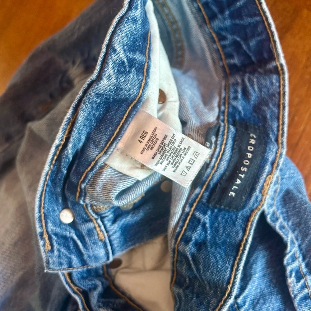 Aeropostale Women's Distressed 90’s Baggy Jeans - Size 4 Reg - Cotton Denim - Picture 3 of 8